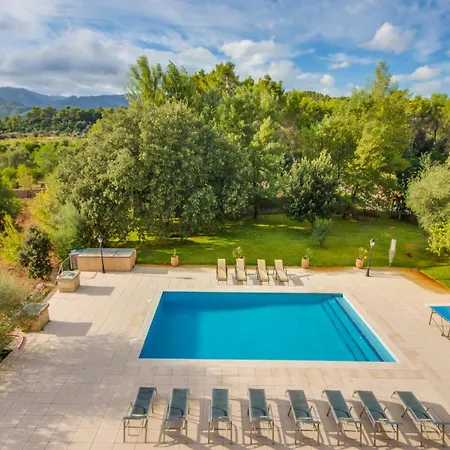 Near Puerto De Alcudia Holiday home