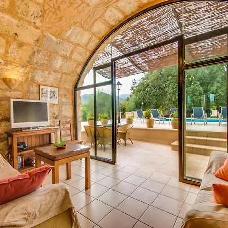 Near Puerto De Alcudia Holiday home *